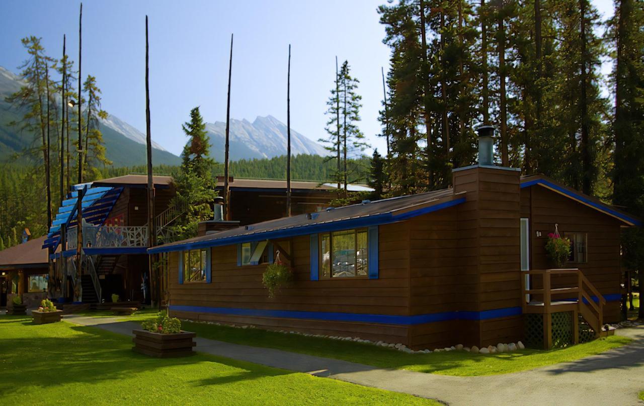 ג'ספר Sunwapta Falls Rocky Mountain Lodge מראה חיצוני תמונה