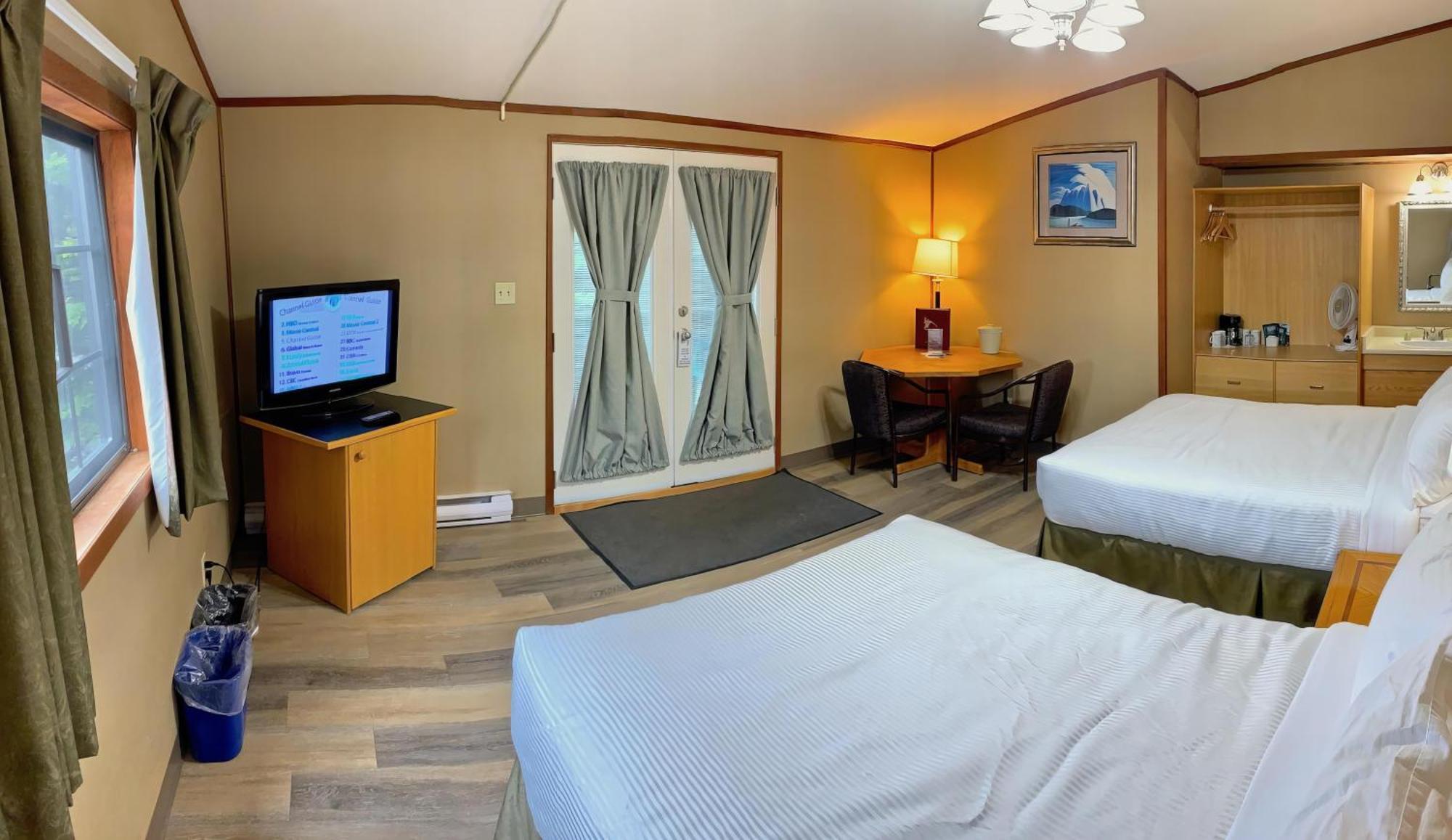 ג'ספר Sunwapta Falls Rocky Mountain Lodge מראה חיצוני תמונה