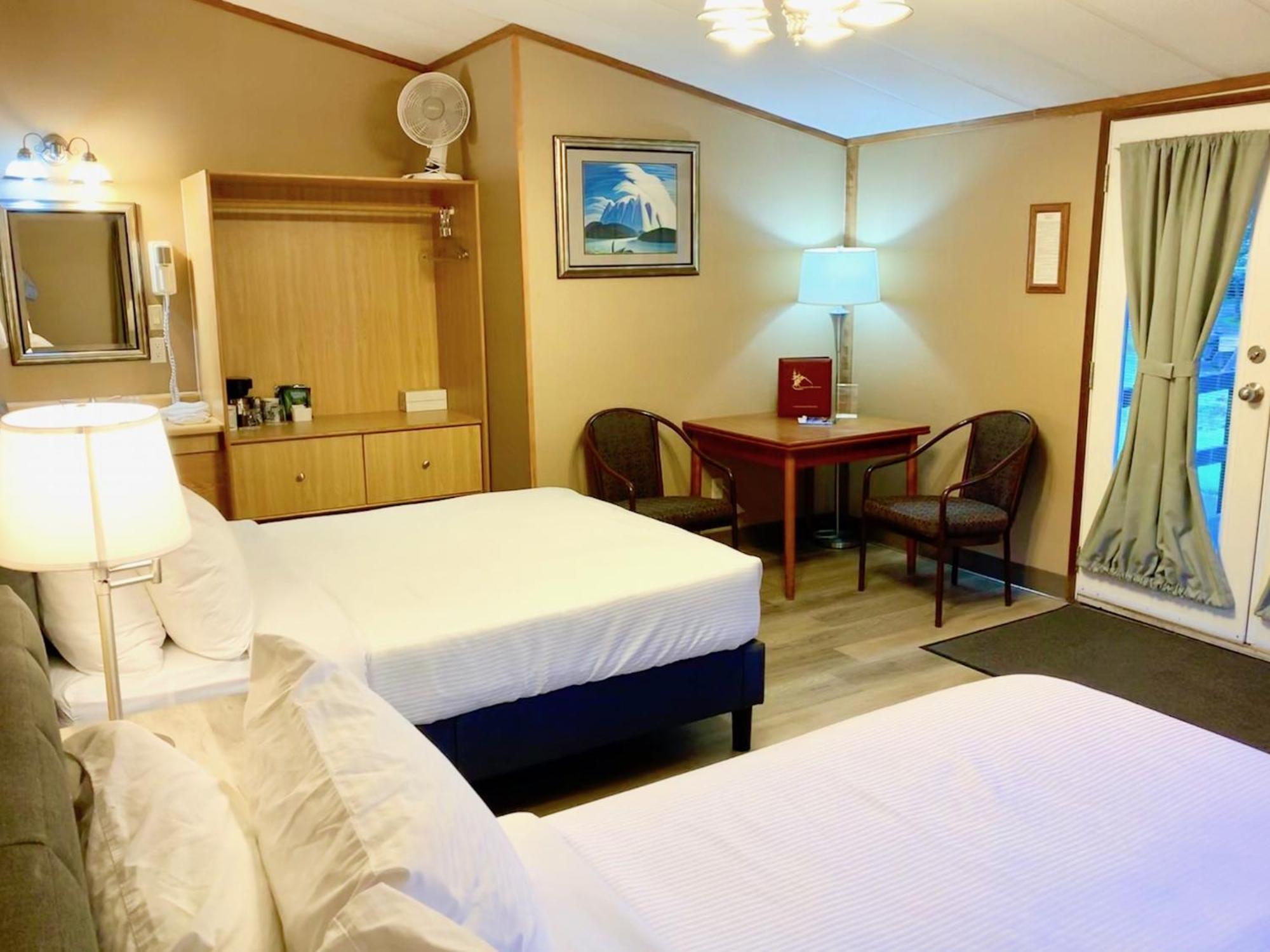 ג'ספר Sunwapta Falls Rocky Mountain Lodge מראה חיצוני תמונה