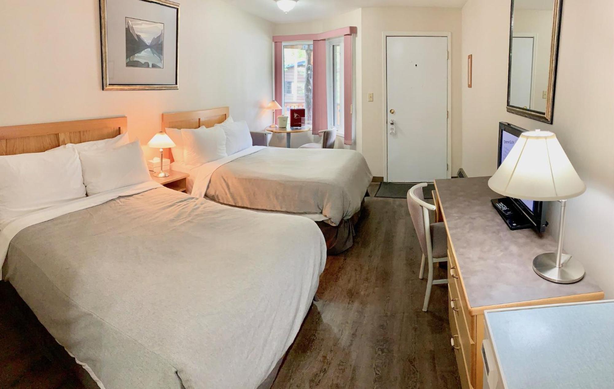 ג'ספר Sunwapta Falls Rocky Mountain Lodge מראה חיצוני תמונה
