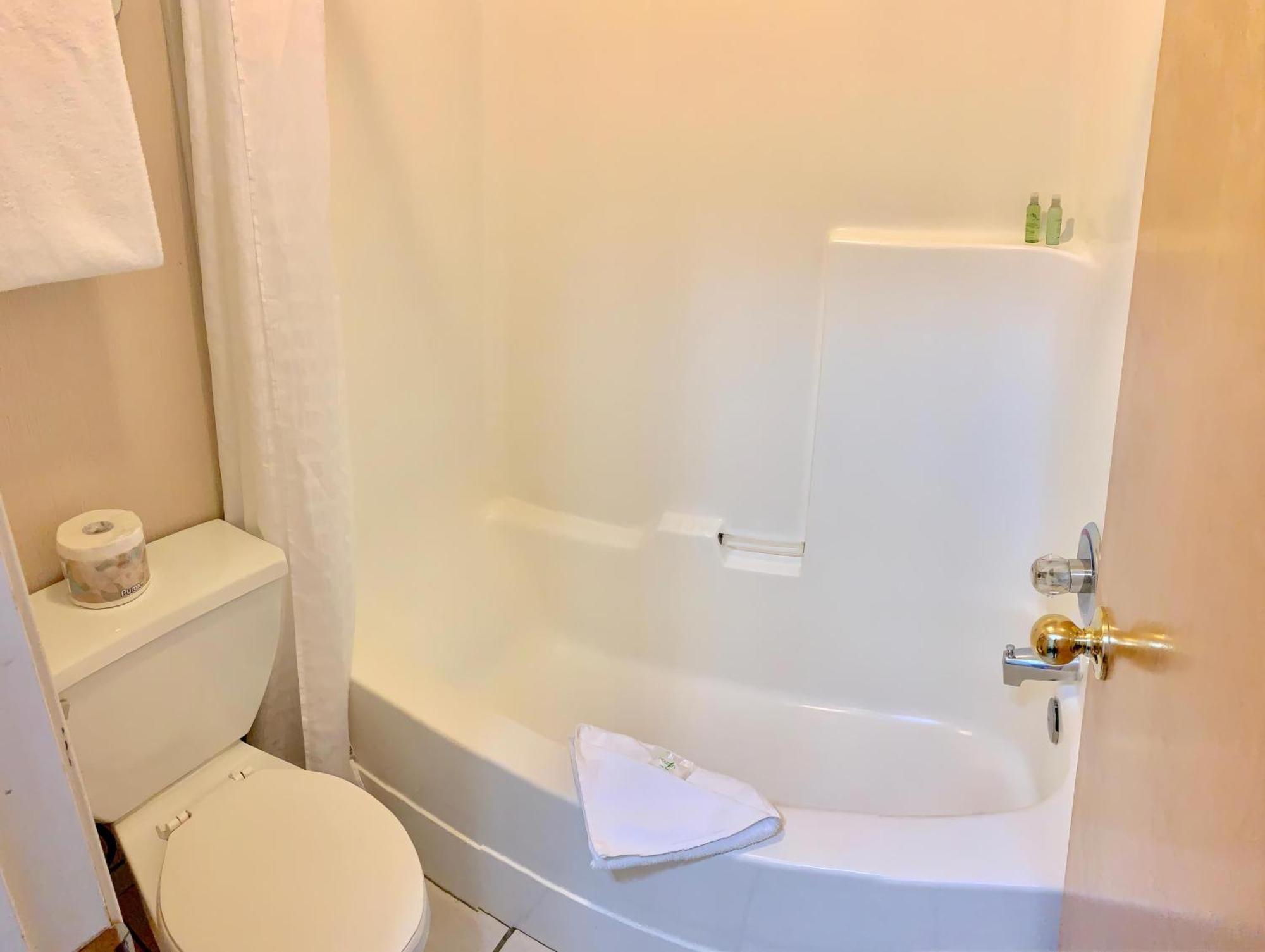 ג'ספר Sunwapta Falls Rocky Mountain Lodge חדר תמונה