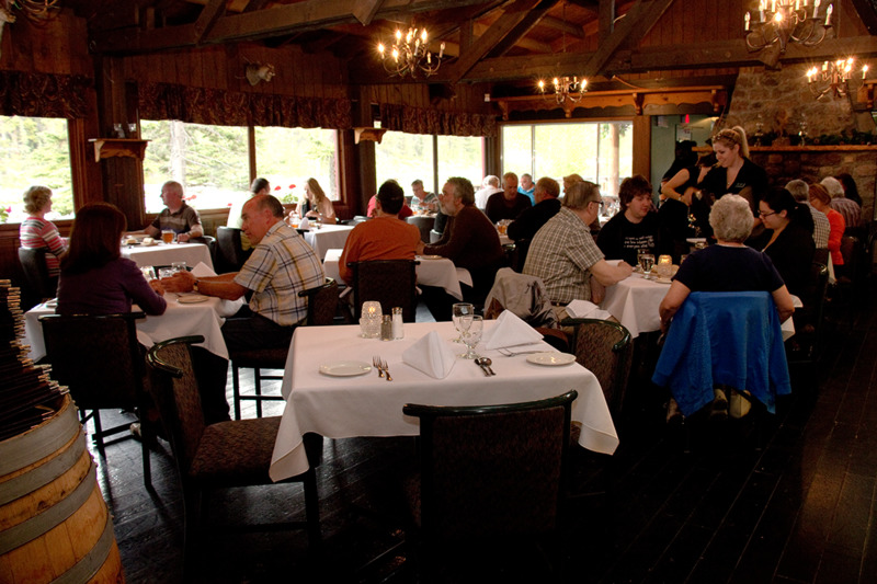 ג'ספר Sunwapta Falls Rocky Mountain Lodge מראה חיצוני תמונה