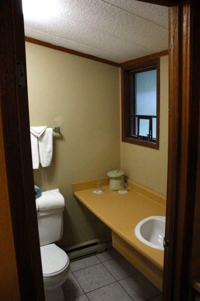ג'ספר Sunwapta Falls Rocky Mountain Lodge מראה חיצוני תמונה