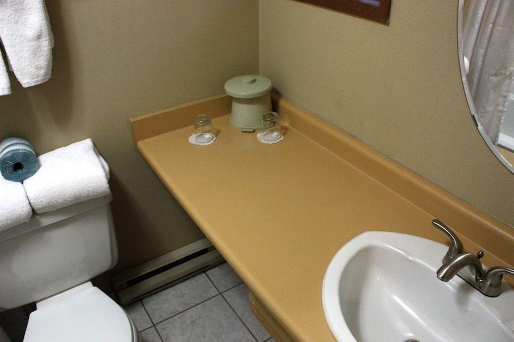 ג'ספר Sunwapta Falls Rocky Mountain Lodge מראה חיצוני תמונה