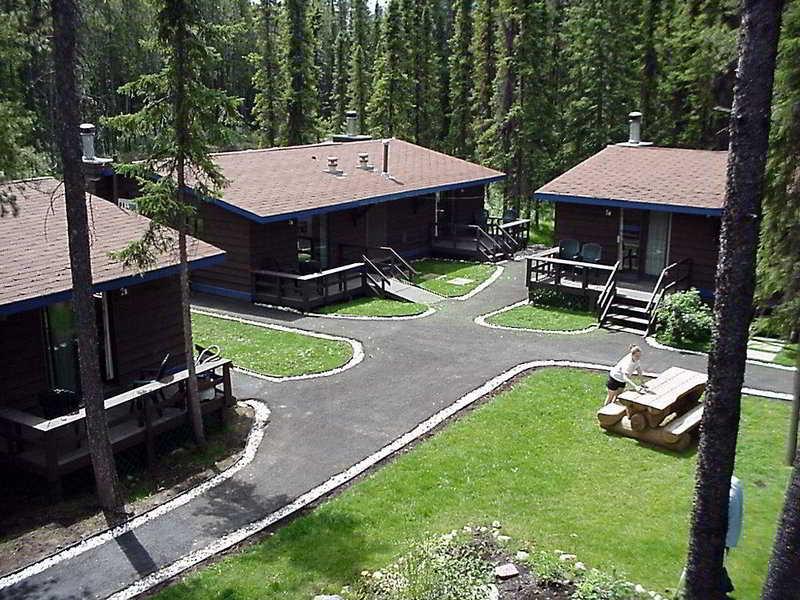 ג'ספר Sunwapta Falls Rocky Mountain Lodge מראה חיצוני תמונה