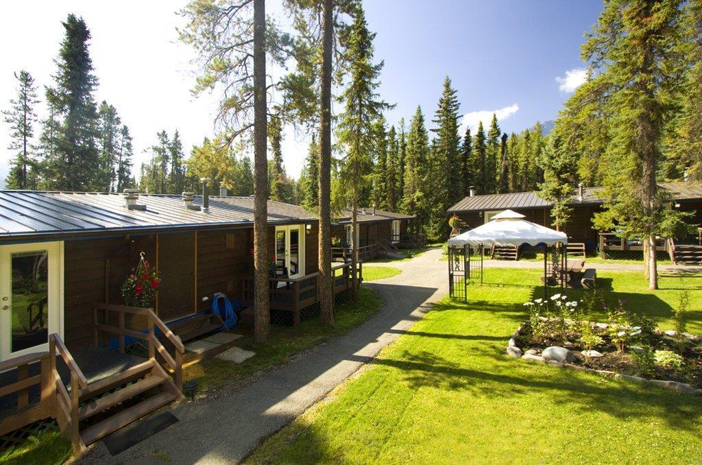ג'ספר Sunwapta Falls Rocky Mountain Lodge מראה חיצוני תמונה