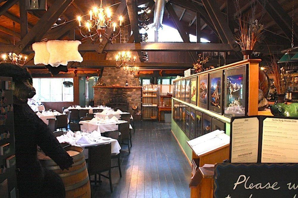 ג'ספר Sunwapta Falls Rocky Mountain Lodge מראה חיצוני תמונה